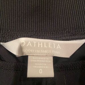 Athleta pull on casual pant
